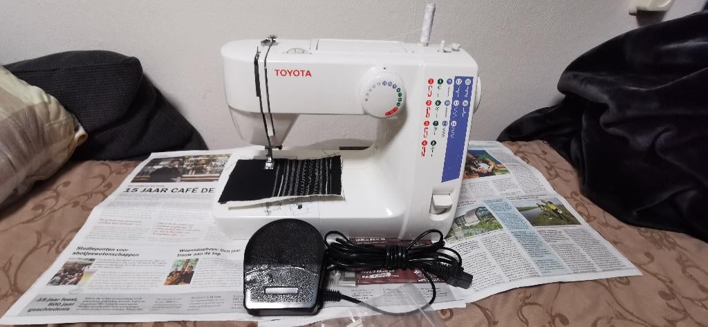Naaimachine TOYOTA FSB 16 RS Compleet, Ophalen of Verzenden, Zo goed als nieuw, Naaimachine, Overige merken