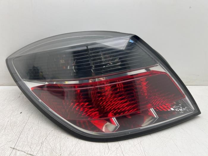 Achterlicht links van een Opel Astra, Gebruikt, -, -, Opel