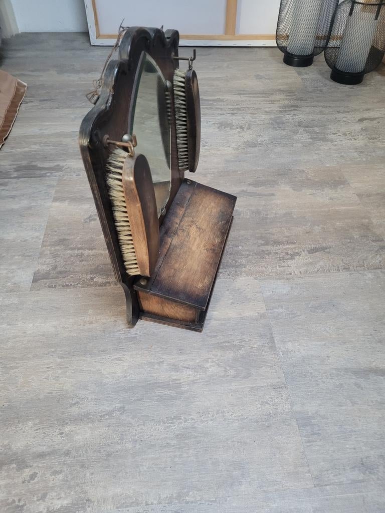 Oude kappersspiegel met borstels en bakje, Huis en Inrichting, Haarden, Ophalen