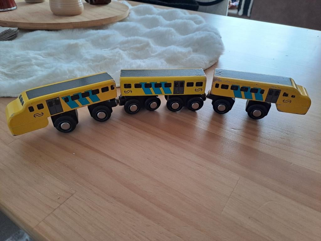 Houten NS trein, Ophalen