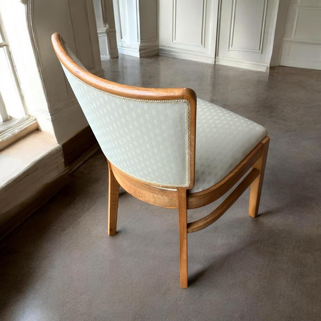 Art Deco walnoot houten en stof franse  stoelen, Ophalen