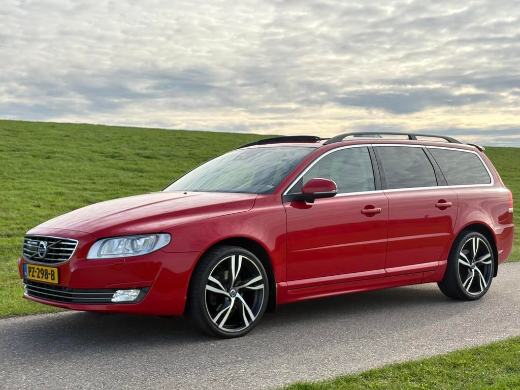 Volvo V70 2.0 D4 2015 Rood | Bomvol | dakje | adaptive | cam, Auto's, Volvo, Voorwielaandrijving, 1800 kg, 23 km/l, Geïmporteerd