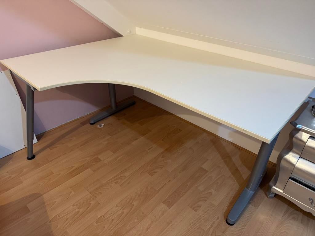 Bureau (galant ikea), Ophalen of Verzenden, Zo goed als nieuw