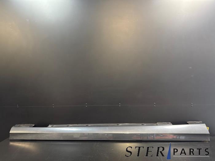 Zijskirt rechts van een Mercedes C-Klasse (755), Gebruikt, -, Ophalen of Verzenden, -