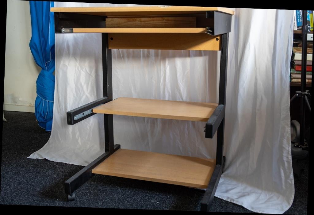 Bureau voor PC of Notebook, Ophalen, Met wielen, Gebruikt