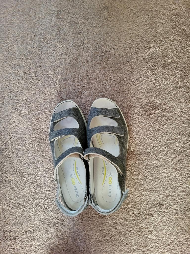 Nieuwe sandalen,leer,DUREA,maat 7 K, Kleding | Dames, Schoenen, Ophalen of Verzenden, Nieuw, Beige, Sandalen of Muiltjes