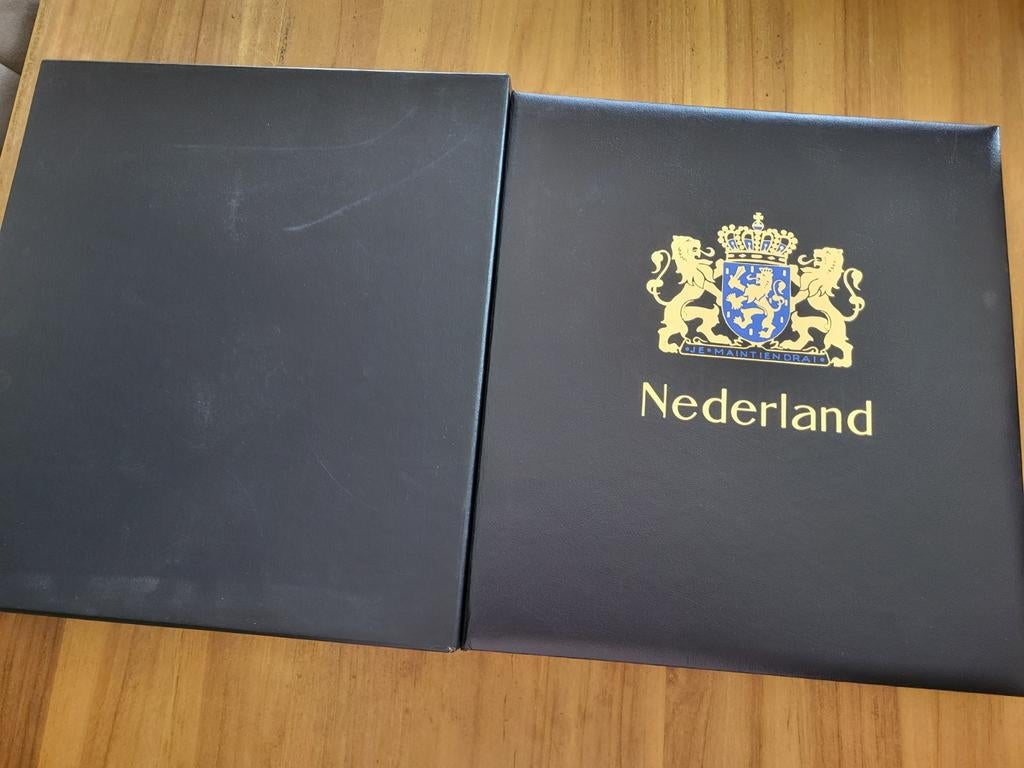 Lege gewatteerde davo nederland standaard( nieuw) nr2/3, Postzegels en Munten, Postzegels | Toebehoren, Verzenden, Verzamelalbum