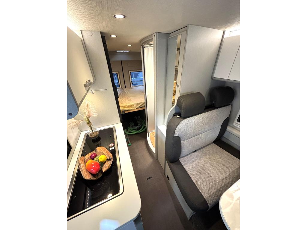 Hymer Free 600 9-TRAPS AUTOMAAT DWARSBED + HEFBED, Automaat, Ringverwarming, Fiat, Bedrijf