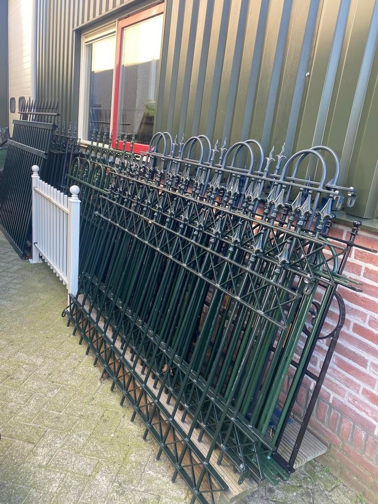 Partij 30x Zwaar IJzeren Hekwerk - Nieuwstaat, Tuin en Terras, Tuinhekken en Hekwerk, Ophalen, Nieuw, IJzer, Spijlenhekwerk