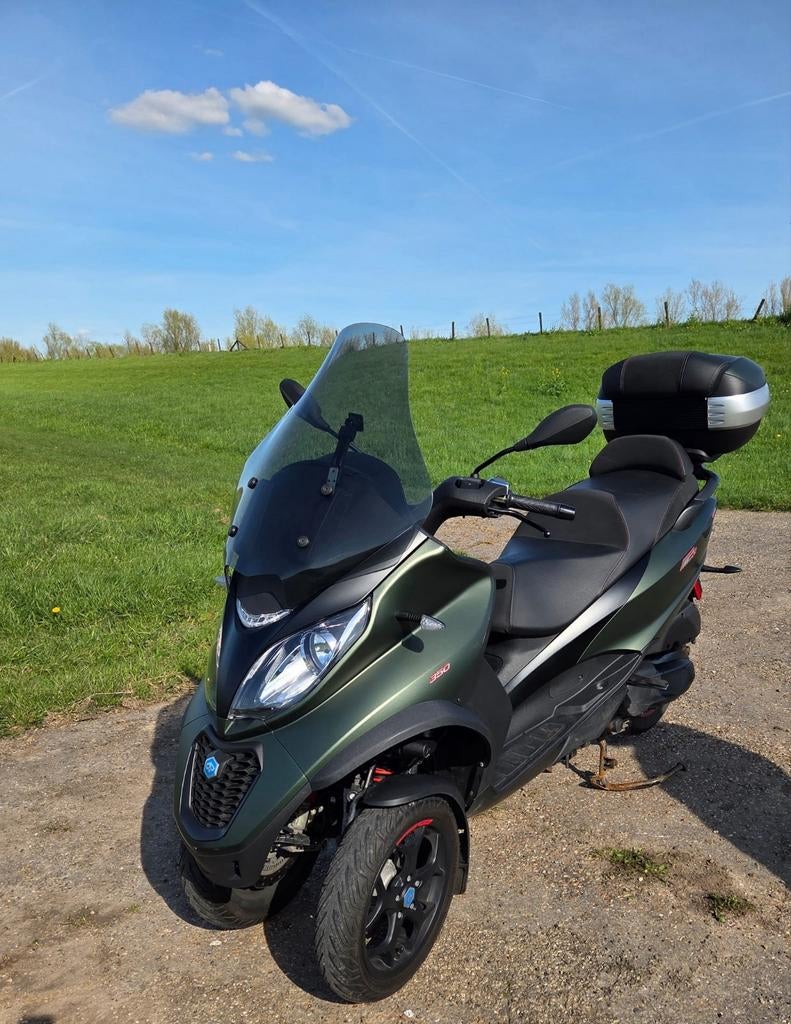 Mooie nette piagio mp3 350, Motoren, Motoren | Piaggio, Particulier, 12 t/m 35 kW, LED Verlichting, Scooter