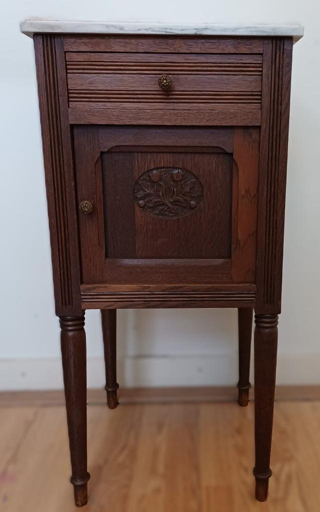 Een antiek nachtkastje, kastje met marmeren plaat, Ophalen of Verzenden, Zo goed als nieuw, Minder dan 45 cm, 55 tot 70 cm