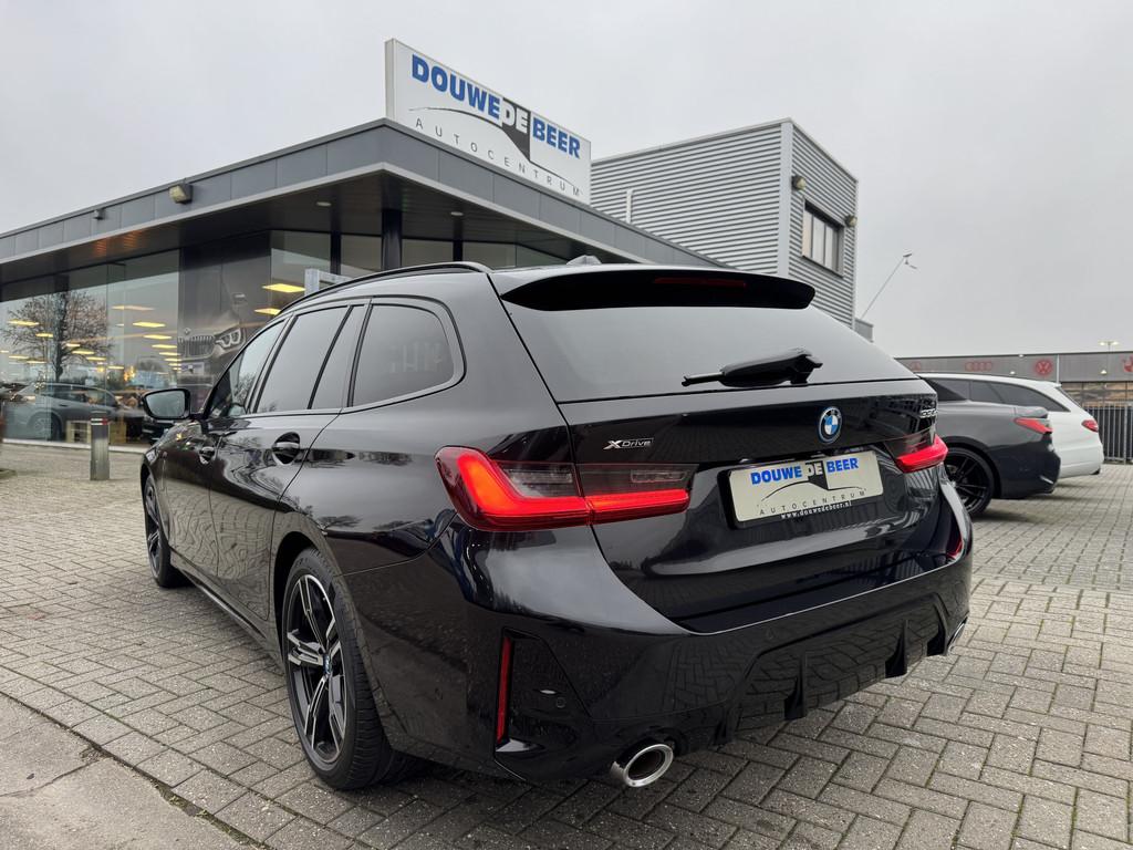 BMW 3 Serie Touring 330e xDrive M Sport 330 Pano-Dak | M-Sto, Gebruikt, 4 cilinders, Zwart, Vierwielaandrijving