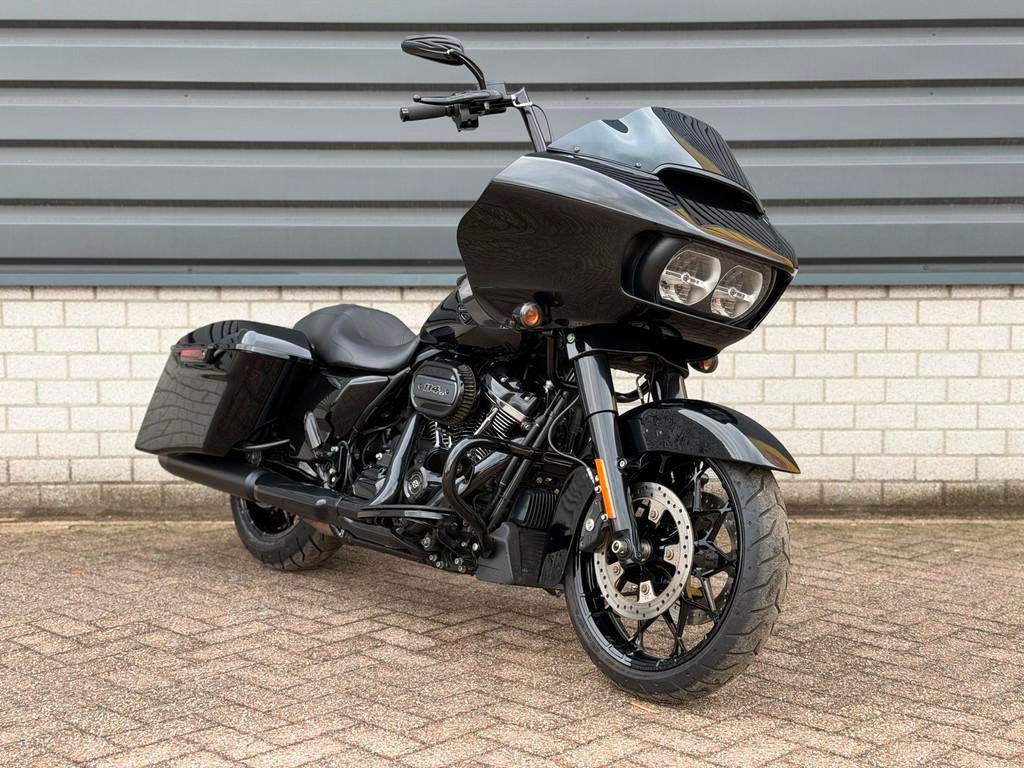 Harley Davidson FLTRXS Road Glide Special 114 M8 Black editi - foto 2