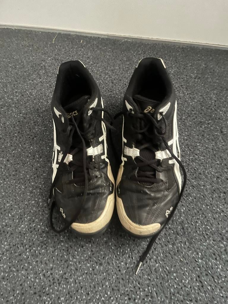 ASICS kunstgrasschoenen maat 40,5 - Zeer goede staat, Ophalen, Zo goed als nieuw, Zwart, Sportschoenen