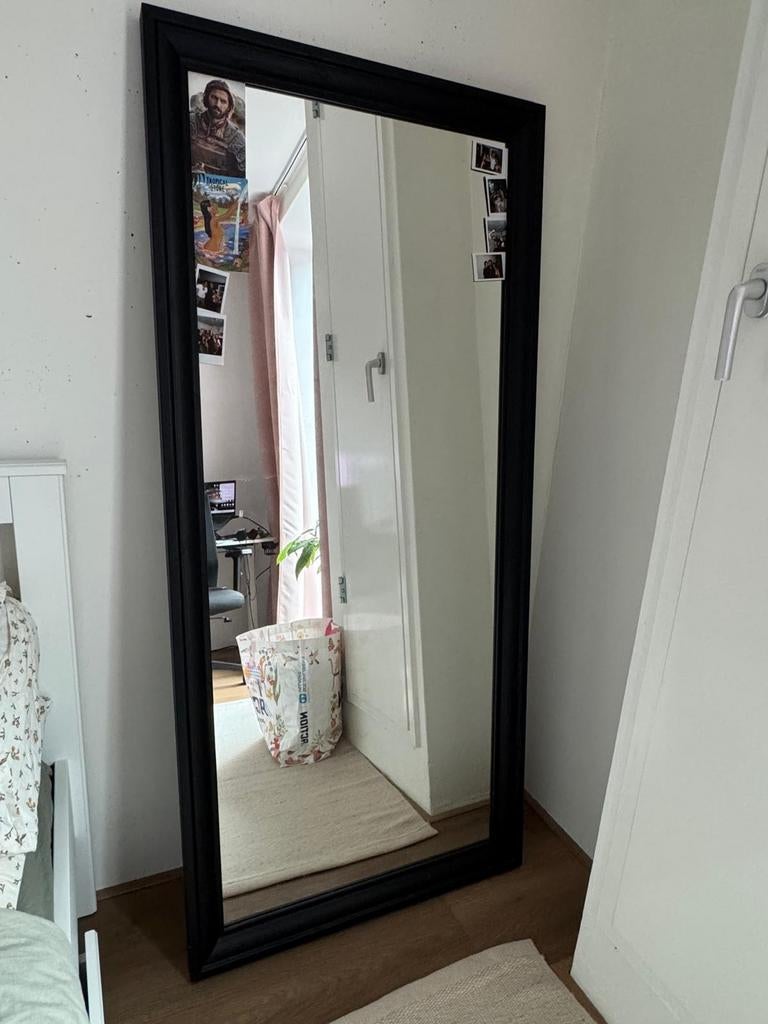 Grote spiegel met zwarte lijst, Ophalen, Zo goed als nieuw, Rechthoekig, 150 tot 200 cm