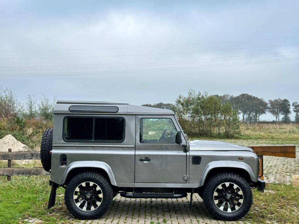 Land Rover Defender 2.4 TD4 HT 90" SE / Recaro / grijs kente, Euro 5, Gebruikt, Zwart, Origineel Nederlands