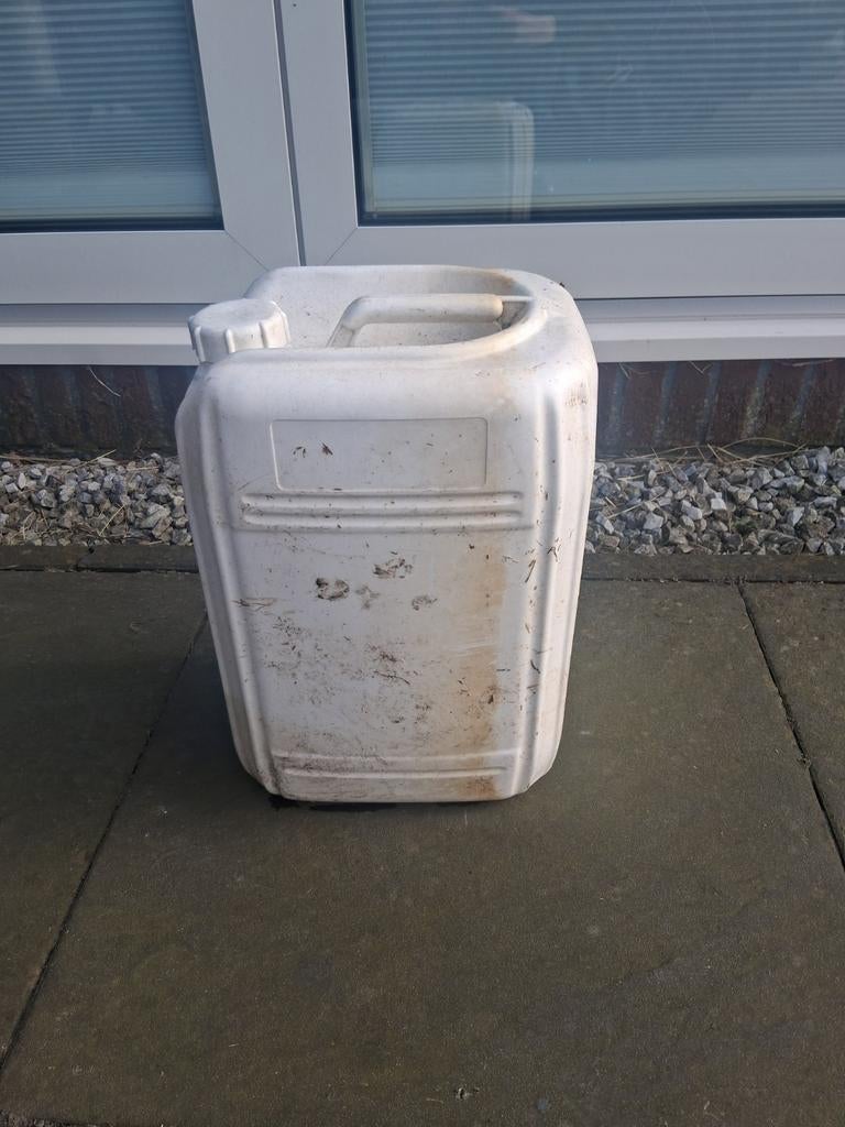 Kunststof jerrycans 20 liter, Ophalen