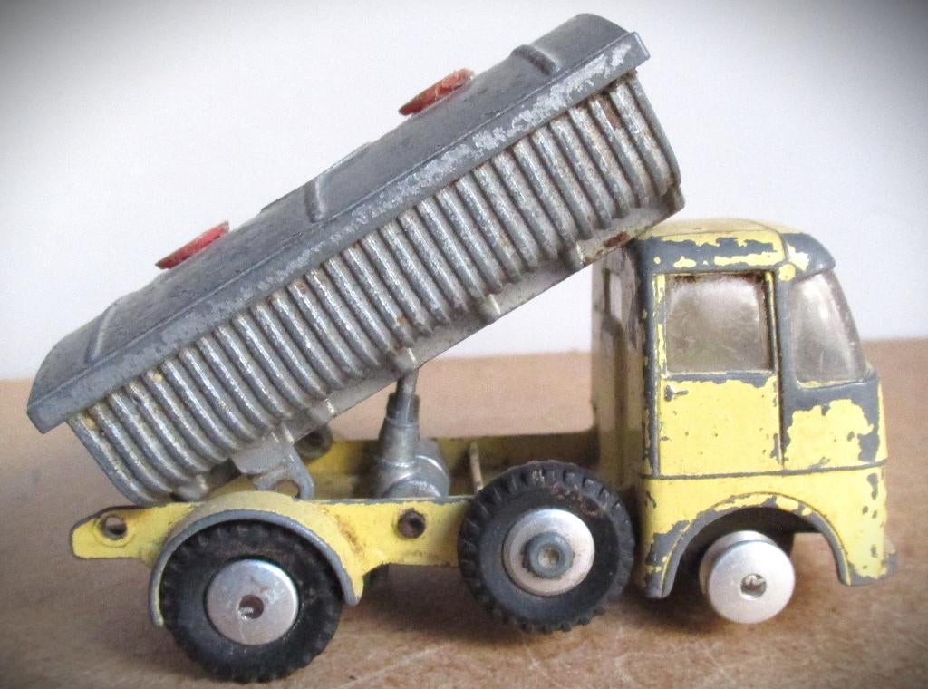 Corgi Toys Cementwagen~1959~460 E.R.F. Model 64-G, Ophalen of Verzenden, Gebruikt, Bus of Vrachtwagen, Corgi