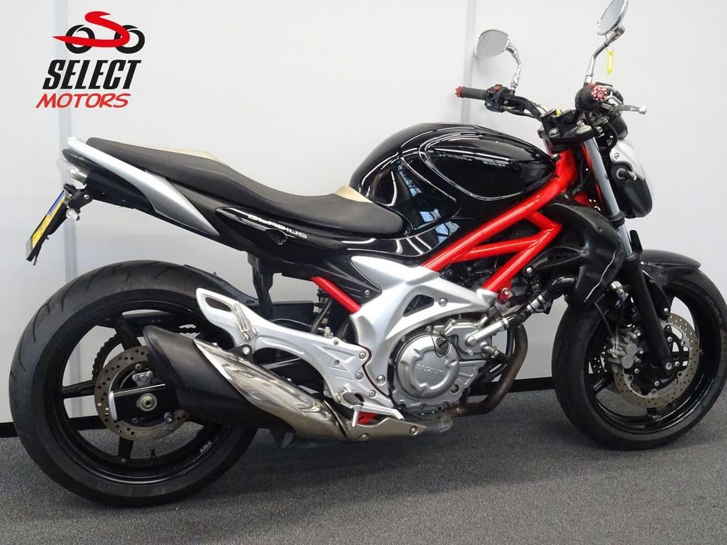 STOERE SUZUKI SFV 650 GLADIUS 2010 - foto 3