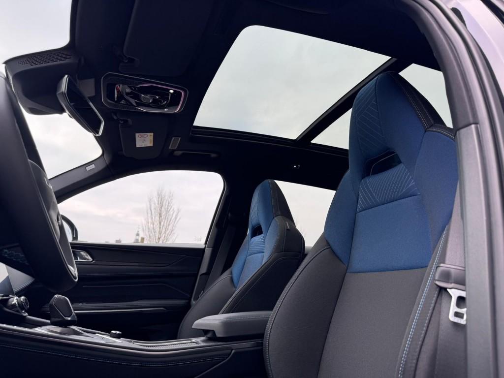 Lynk & Co 01 1.5 Hybrid Black Style, Pano, Carplay, 360cam,, USB, Bedrijf, 1854 kg, 3 cilinders