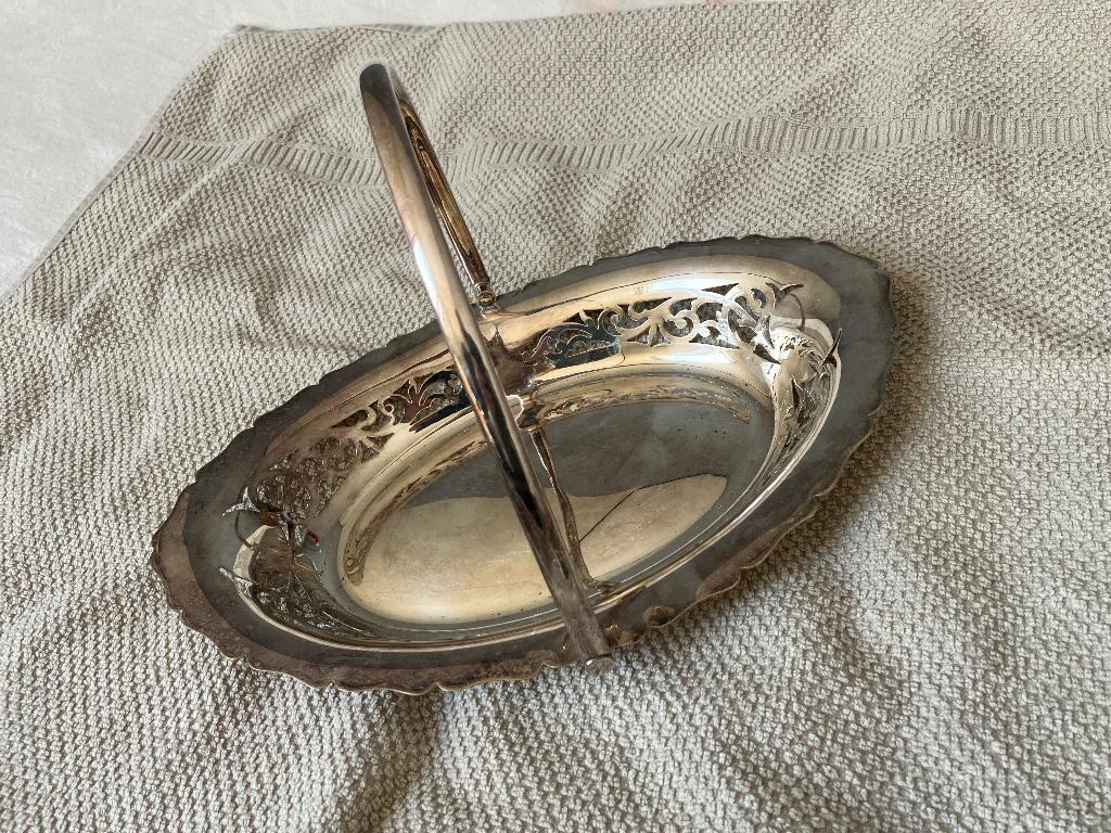 Verzilverde broodschaal, Ophalen of Verzenden