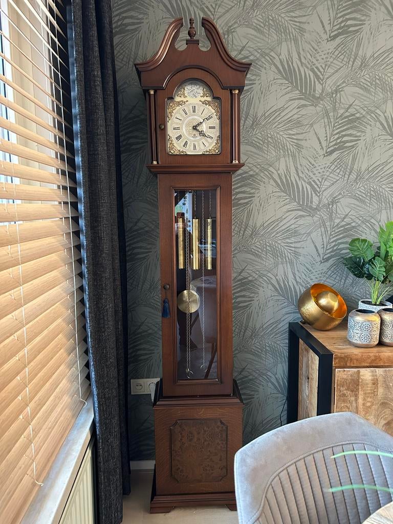 Prachtige staande klok met westminsterslag, Ophalen