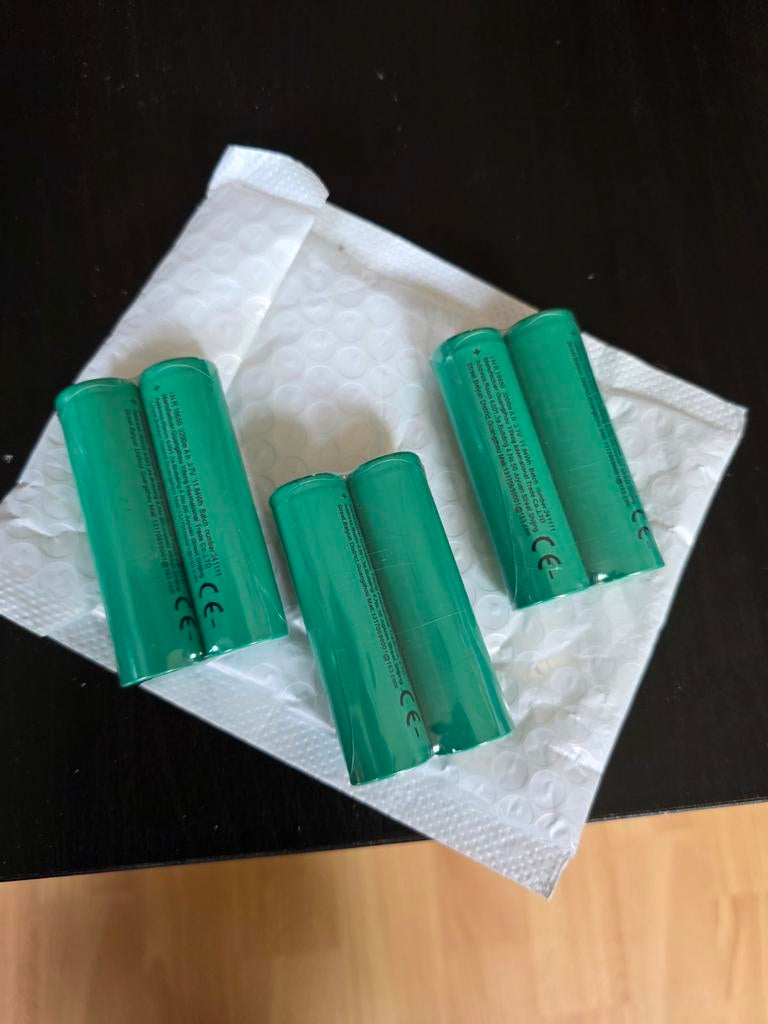 Nieuwe Oplaadbare lithium batterijen, Audio, Tv en Foto, Accu's en Batterijen, Ophalen, Nieuw, Oplaadbaar