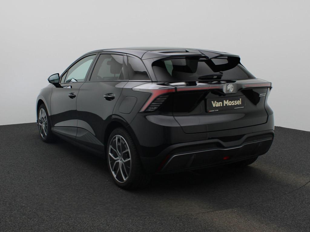 MG MG4 Electric Luxury 64 kWh 204PK | Navigatie | 360 Camera, Auto's, Automaat, Gebruikt, 1675 kg, Zwart