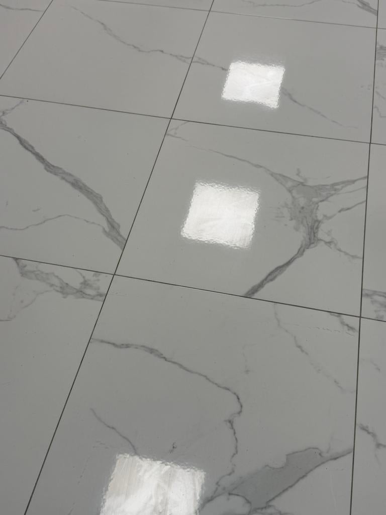 Witte marmer-look tegels, Ophalen, 60 cm of meer, Zo goed als nieuw, 10 m² of meer