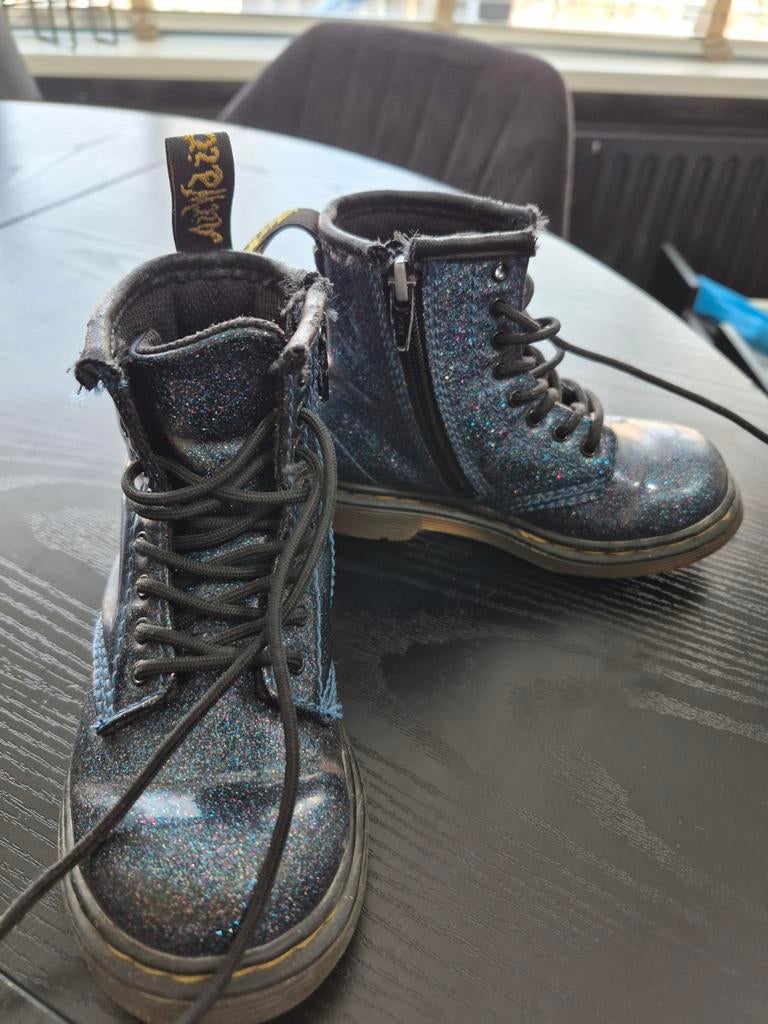 D martens glitterblauw, Ophalen of Verzenden, Zo goed als nieuw, Meisje, Laarzen
