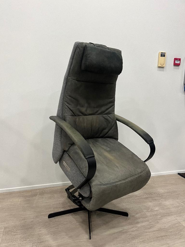 Prominent Humberto E100 Grijs Relaxfauteuil Sta-op Accu M, Huis en Inrichting, Fauteuils, Zo goed als nieuw, Leer, Stof, Minder dan 50 cm