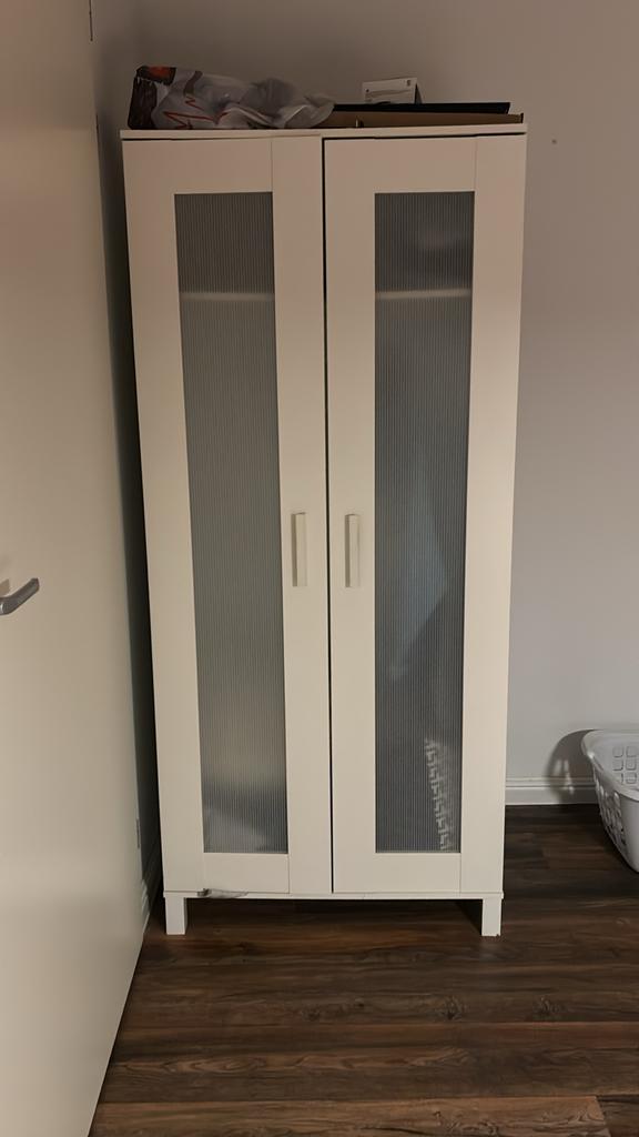 Witte kledingkast met deuren en hangruimte, Gebruikt, 150 tot 200 cm, 25 tot 50 cm, Overige houtsoorten