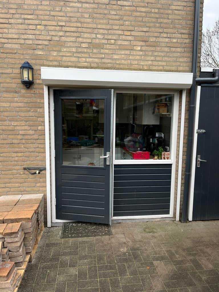 Elektrisch rolluik, Ophalen, Gebruikt, 200 cm of meer, Wit