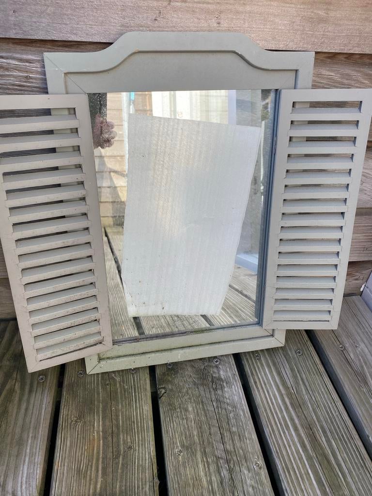 Decoratieve spiegel met luiken, Ophalen, Gebruikt, Rechthoekig, 50 tot 75 cm