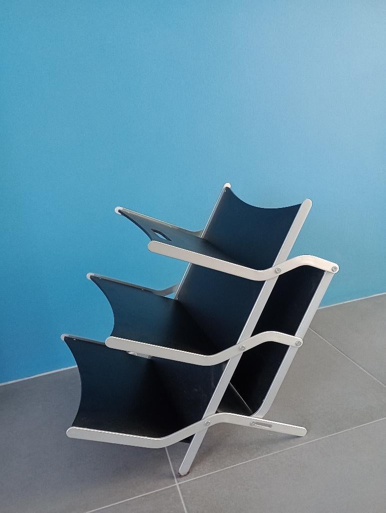 Designer opvouwbaar tijdschriftenrek door Raul Barbieri, Ophalen