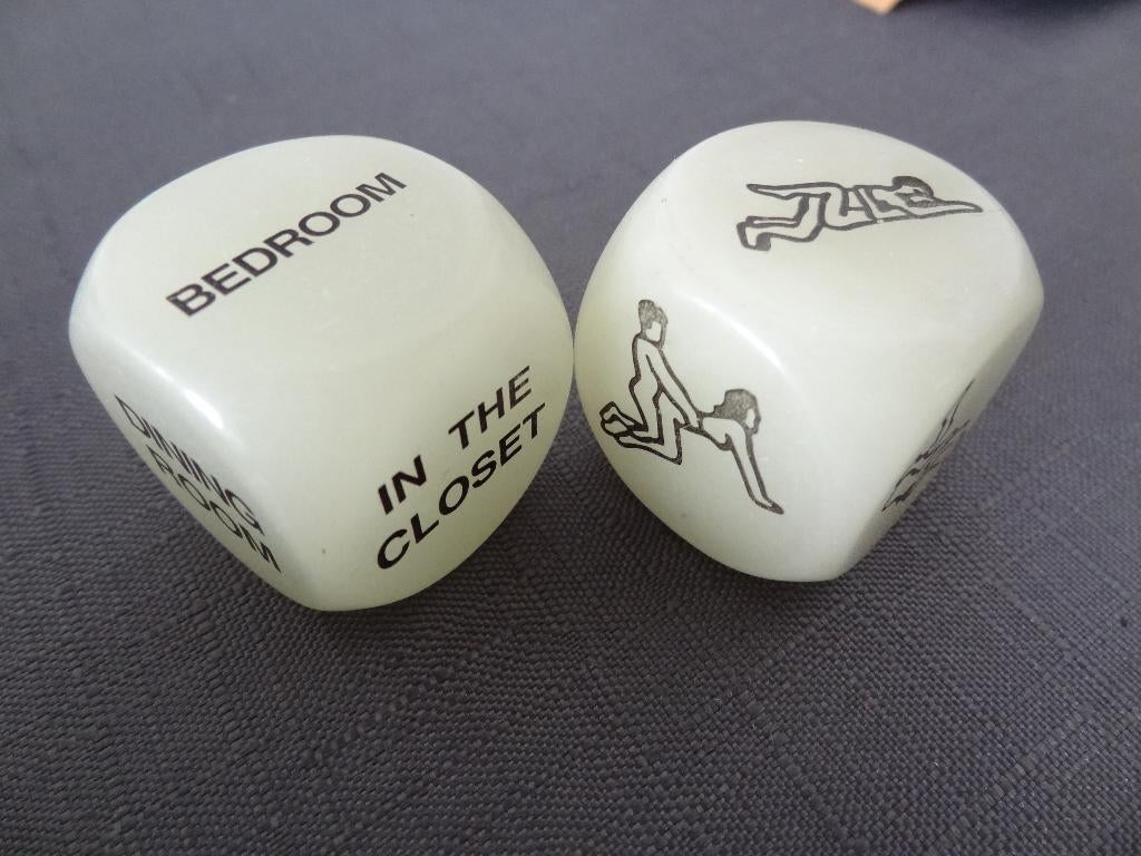 NIEUW! Love Dice Glow In The Dark (2) >Snelle Verzending!<, Een of twee spelers, Ophalen of Verzenden, Nieuw