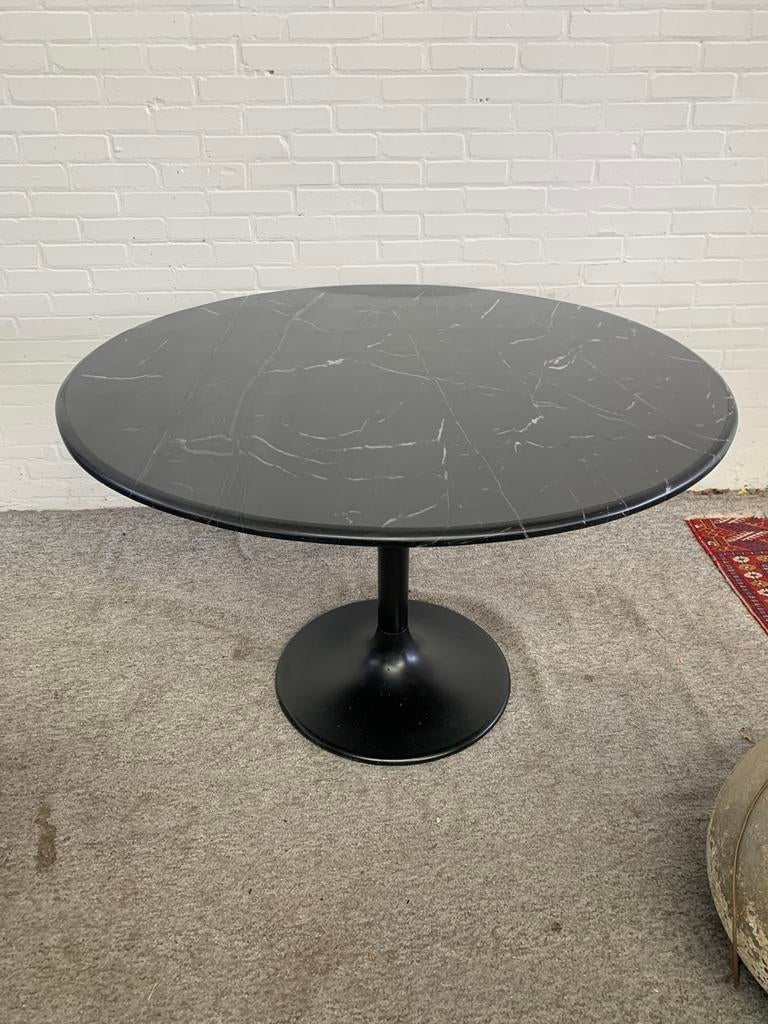 Tafel vintage ronde zwart marmer tulpvoet eettafel knoll st, Ophalen of Verzenden, Zo goed als nieuw