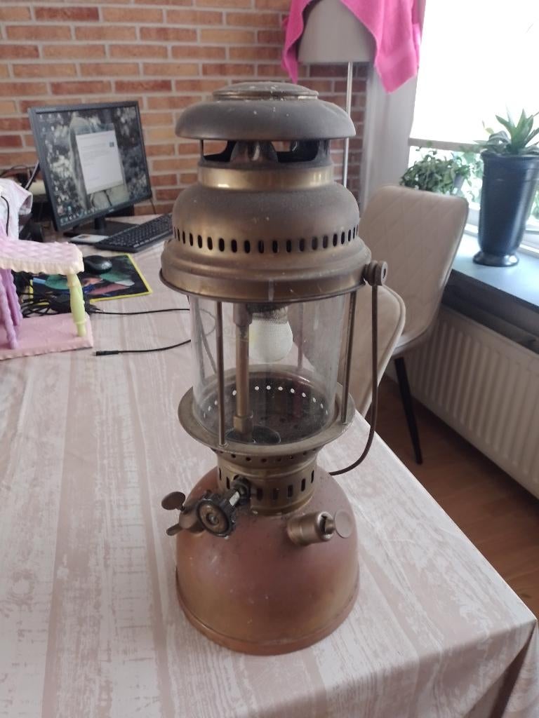 Petroleum lamp, Ophalen of Verzenden