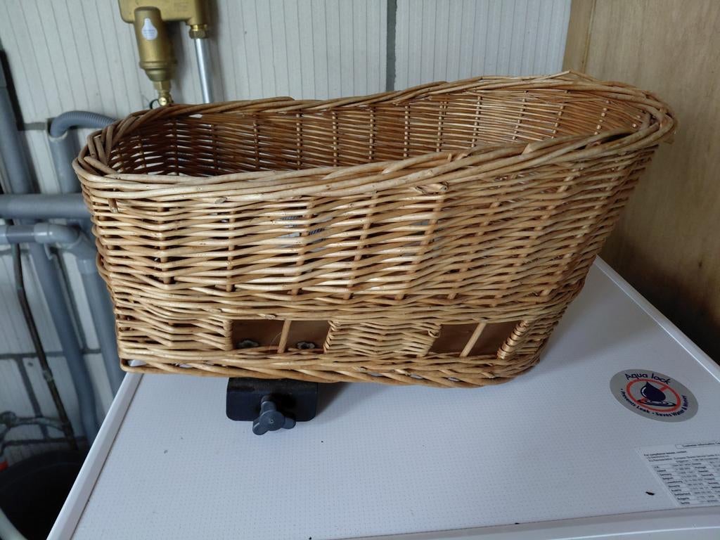 Basil rieten fietshondenmand, Dieren en Toebehoren, Ophalen