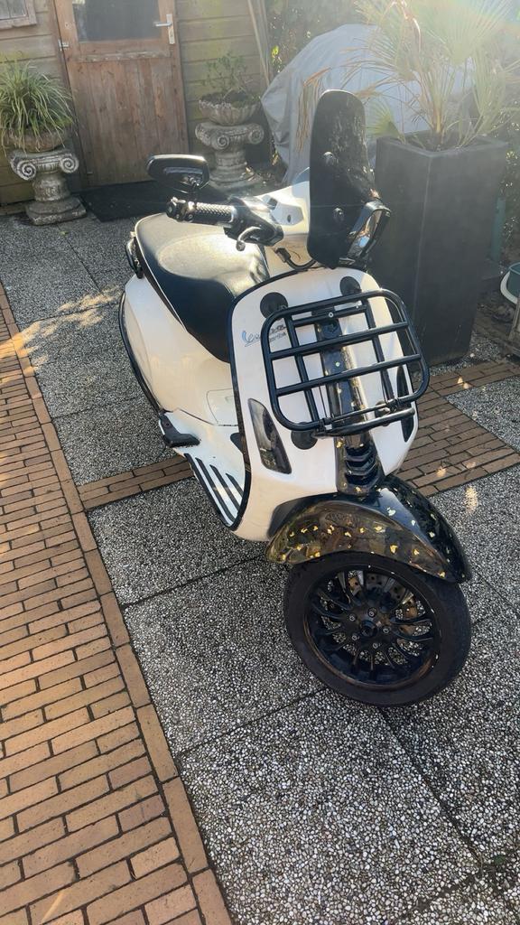 Vespa sprint 80cc, Ophalen of Verzenden, Zo goed als nieuw, Benzine, Overige modellen