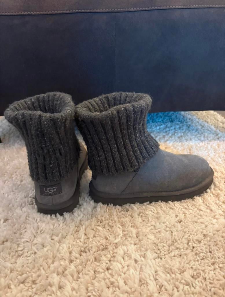 Nieuwe Uggs, Ophalen of Verzenden, Nieuw, Grijs