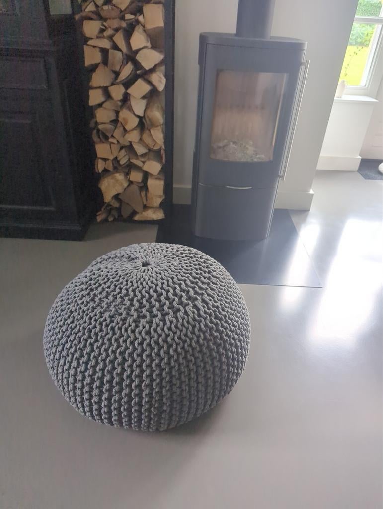 Grote grijze gebreide poef. Label51, Ophalen