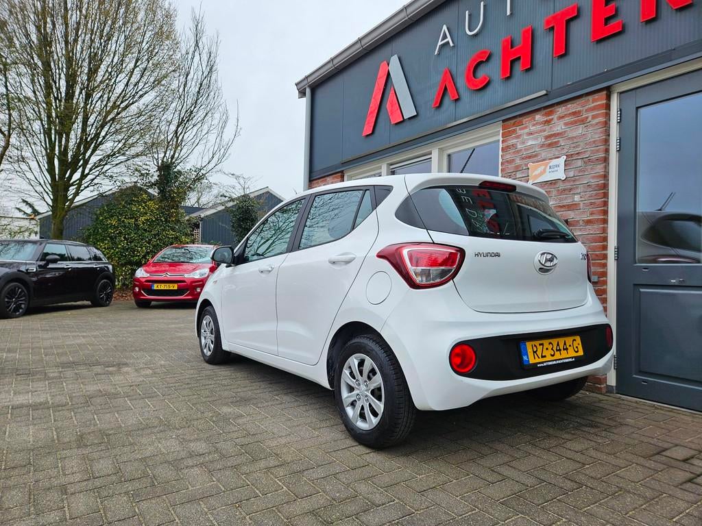 Hyundai I10 1.0i Comfort Airco! Cruise Control! NAP! Nette A, Voorwielaandrijving, Gebruikt, 4 stoelen, Wit