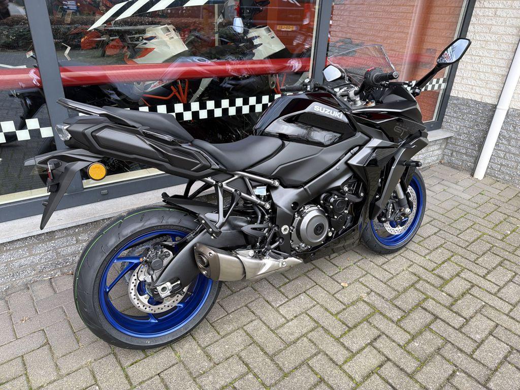 SUZUKI GSX-S 1000 GT 2026 - foto 3