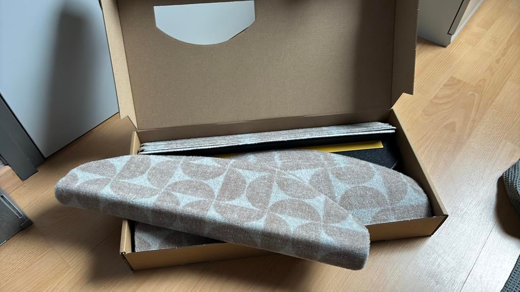 Trapmat Rowe Beige, Huis en Inrichting, Stoffering | Vloerbedekking, Ophalen, Gebruikt, Beige, Minder dan 10 m²