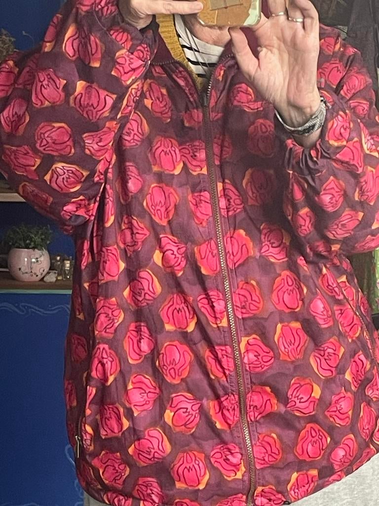 Unieke paarse jas met roze bloemenprint, Ophalen of Verzenden, Gedragen, Maat 38/40 (M), Paars