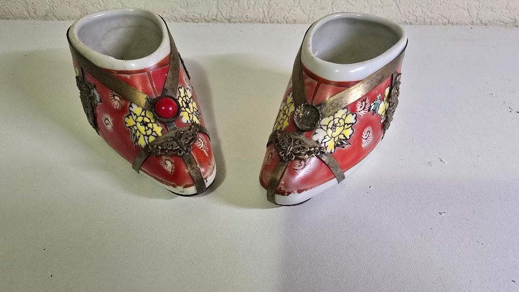 Oude geisha schoentjes van ? Porselein?, Ophalen of Verzenden