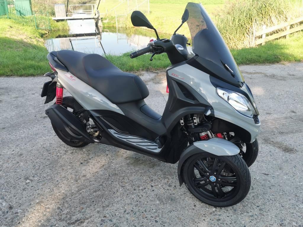Piaggio MP3 300 HPE Sport | 6000 km | Nardo Grey