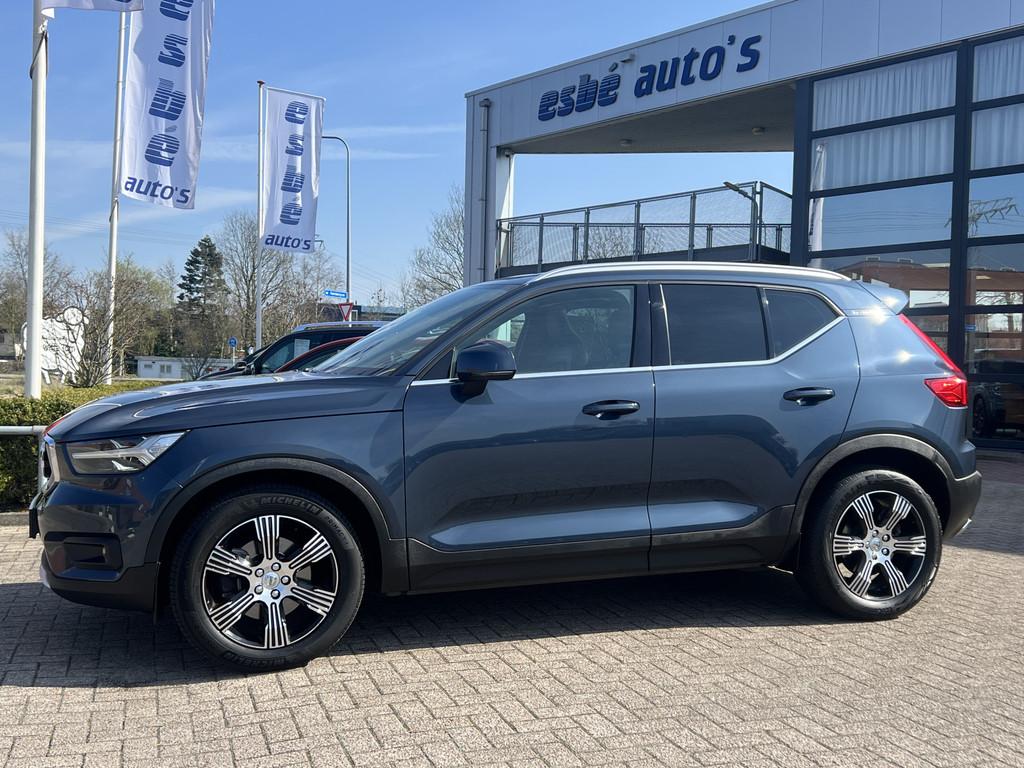 Volvo XC40 2.0 T4 190 pk Inscription Trekhaak Panoramadak Le, 15 km/l, 1969 cc, Blauw, Leder