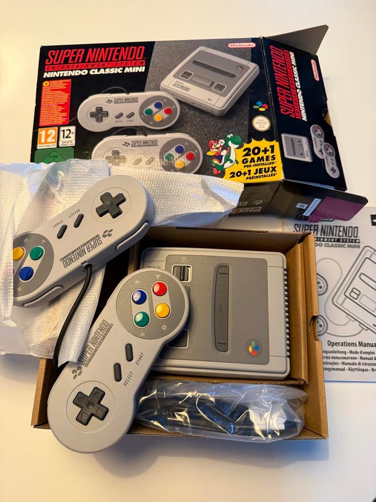 Super Nintendo mini, Spelcomputers en Games, Ophalen of Verzenden, Zo goed als nieuw, Vanaf 12 jaar